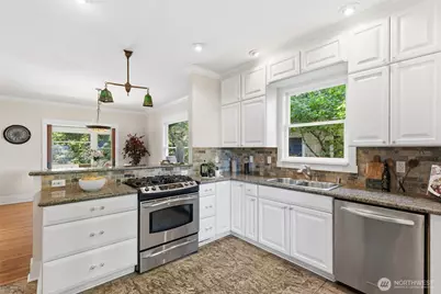 5246 12th Avenue NE, Seattle, WA 98105 - Photo 13