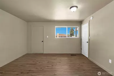 1003 S Evergreen Drive, Moses Lake, WA 98837 - Photo 11