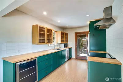 1127 Perry Avenue, Bremerton, WA 98310 - Photo 3
