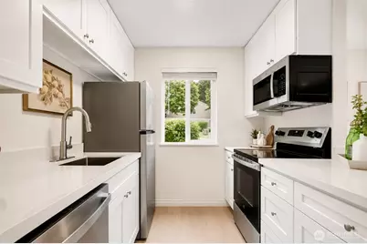 12435 NE 131st Court #D104, Kirkland, WA 98034 - Photo 5
