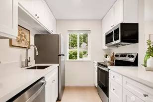 12435 NE 131st Ct, Kirkland, WA 98034 - Photo 5