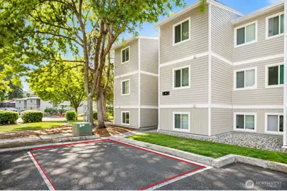12435 NE 131st Court #D104, Kirkland, WA 98034 - Photo 15