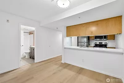 12345 Roosevelt Way NE #306, Seattle, WA 98125 - Photo 13