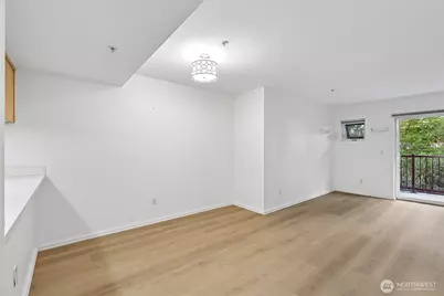 12345 Roosevelt Way NE #306, Seattle, WA 98125 - Photo 3