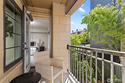 745 Bellevue Avenue E #206, Seattle, WA 98102 - Photo 23