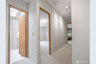17308 Woodcrest Drive NE, Bothell, WA 98011 - Photo 21