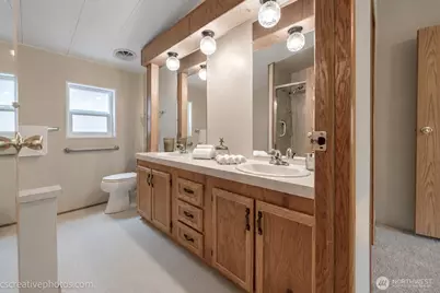 17308 Woodcrest Drive NE, Bothell, WA 98011 - Photo 19
