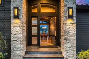 5629 Pleasure Point Ln SE, Bellevue, WA 98006 - Photo 3
