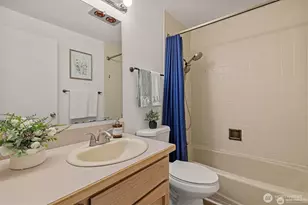 2253 Gilman Dr W, Seattle, WA 98119 - Photo 17