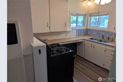 607 5th Street NE, Puyallup, WA 98372 - Photo 9