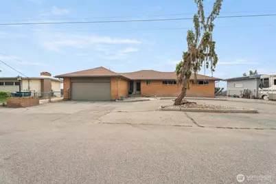 1210 N Ashland Avenue, East Wenatchee, WA 98802 - Photo 1