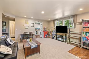 201 N 101st St, Seattle, WA 98133 - Photo 9