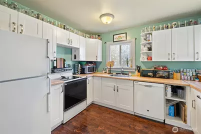 201 N 101st Street, Seattle, WA 98133 - Photo 13