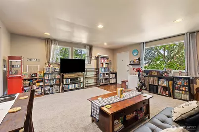 201 N 101st Street, Seattle, WA 98133 - Photo 11