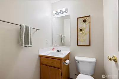 808 13th Street SE #E, Puyallup, WA 98372 - Photo 9