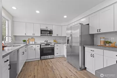 330 S 30th Place, Mount Vernon, WA 98274 - Photo 17