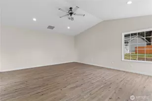 330 S 30th Pl, Mount Vernon, WA 98274 - Photo 15