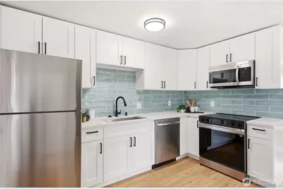 9723 Evanston Avenue N, Seattle, WA 98103 - Photo 9