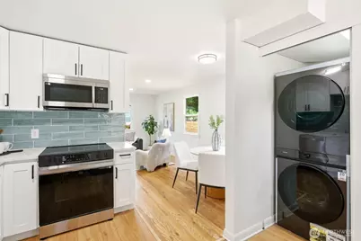 9723 Evanston Avenue N, Seattle, WA 98103 - Photo 13