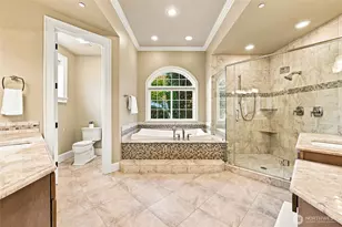 9671 Evergreen Dr, Bellevue, WA 98004 - Photo 23
