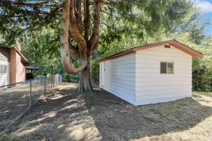 2102 Vine Rd, Brier, WA 98036 - Photo 27