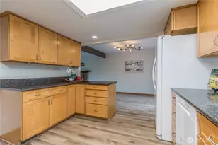 11239 SE 324th St, Auburn, WA 98092 - Photo 7