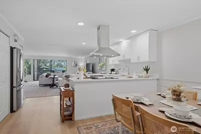 2920 76th Avenue SE #211, Mercer Island, WA 98040 - Photo 5