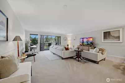 2920 76th Avenue SE #211, Mercer Island, WA 98040 - Photo 9