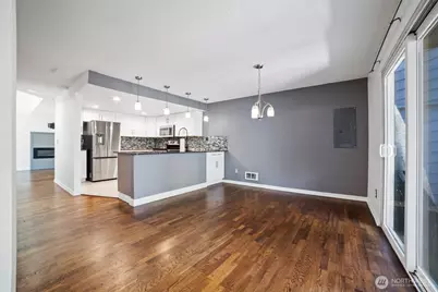 720 141st Lane SE #713, Bellevue, WA 98007 - Photo 3