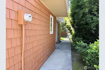 11023 SE 240th Street #D2, Kent, WA 98031 - Photo 3