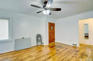 1135 E Orange Ave, Burlington, WA 98233 - Photo 3