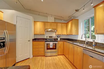2076 Gull Way, Camano Island, WA 98282 - Photo 9