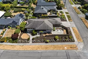 9304 23rd Ave NW, Seattle, WA 98117 - Photo 3