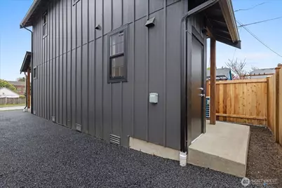 2815 25th Street #C, Everett, WA 98201 - Photo 33