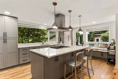 12404 95th Place NE, Kirkland, WA 98034 - Photo 13