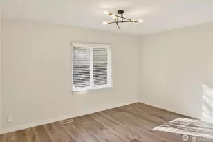 2424 S 130th Pl, SeaTac, WA 98168 - Photo 11