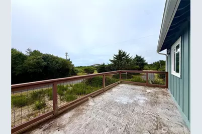 33 4th Avenue, Ocean Shores, WA 98569 - Photo 9