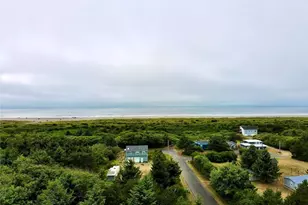 33 4th Ave, Ocean Shores, WA 98569 - Photo 1