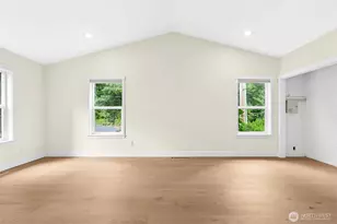 11728 Riviera Pl NE, Seattle, WA 98125 - Photo 21