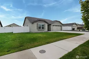 4229 W Cove West Dr, Moses Lake, WA 98837 - Photo 5