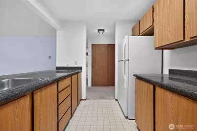 1740 NE 86th Street #101, Seattle, WA 98115 - Photo 7