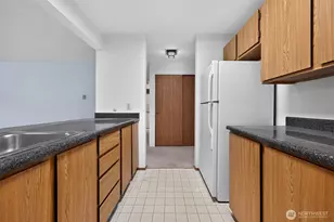 1740 NE 86th St, Seattle, WA 98115 - Photo 7