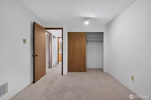 1740 NE 86th St, Seattle, WA 98115 - Photo 23