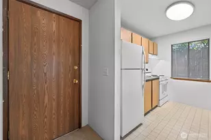 1740 NE 86th St, Seattle, WA 98115 - Photo 3
