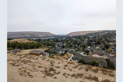 600 Vista Del Sol, Selah, WA 98942 - Photo 5