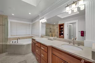 9845 NE 22nd St, Bellevue, WA 98004 - Photo 25