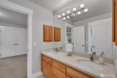 9845 NE 22nd Street, Bellevue, WA 98004 - Photo 31
