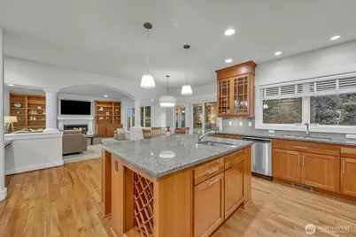 9845 NE 22nd Street, Bellevue, WA 98004 - Photo 13