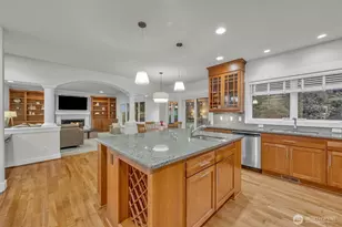 9845 NE 22nd St, Bellevue, WA 98004 - Photo 13