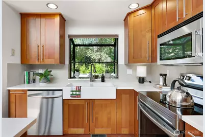 9559 45th Avenue NE, Seattle, WA 98115 - Photo 11